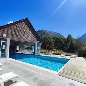 https://domaine-du-val-de-roland.midi-pyreneeshotels.com